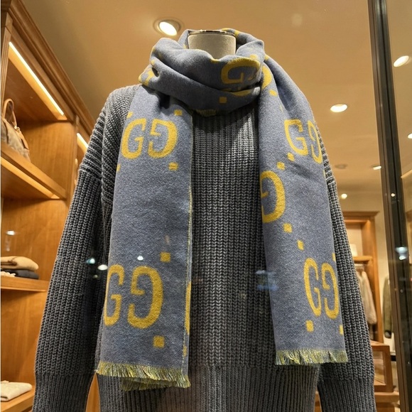 Authentic Gucci jacquard GG Logo Wool Silk Scarf Blue & Yellow - Picture 4 of 13
